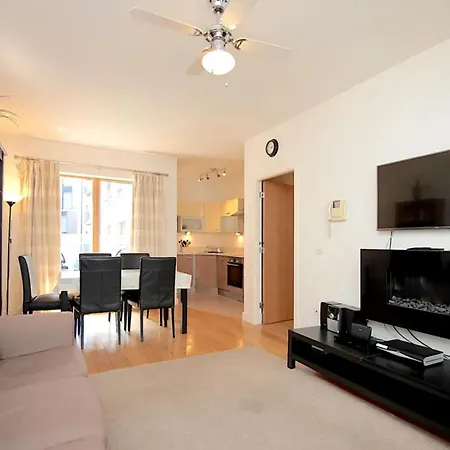 Central Apartment At Hyde Court, Dublin 2 アパート ダブリン