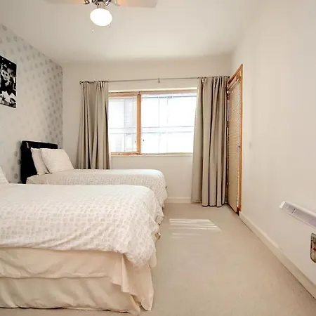 Central Apartment At Hyde Court, Dublin 2