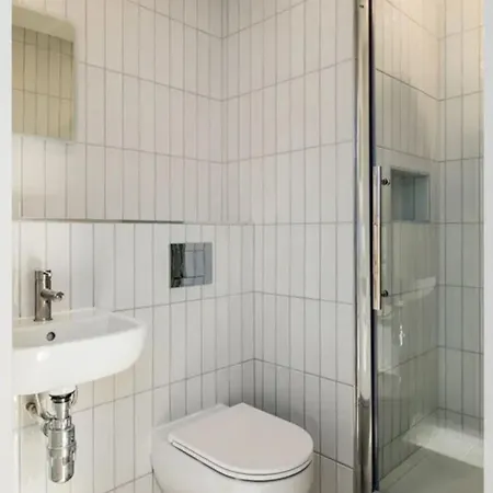 Central Apartment At Hyde Court, Dublin 2